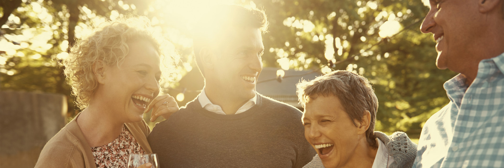 Mood_happy_older_two_couples_1920x640
